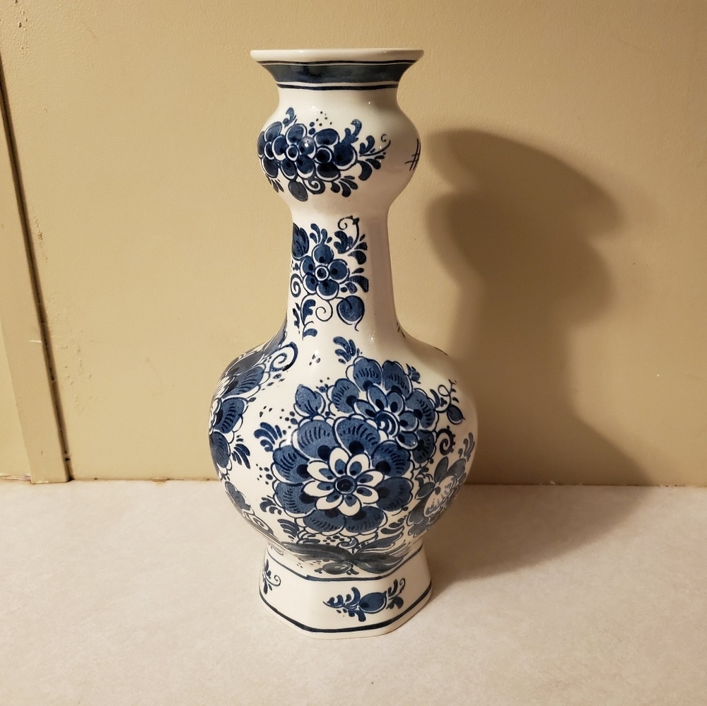 Blauw Delfts 10 1/8" Distel SCR Handpainted Vase